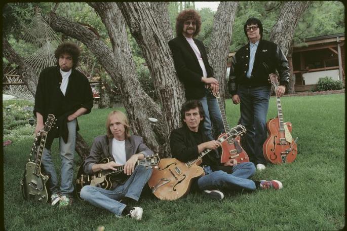 Royorbisonjr's tweet photo. Traveling Wilburys!

#TravelingWilburys #BobDylan #TomPetty #GeorgeHarrison #JeffLynne #RoyOrbison https://t.co/Wrh81y7VGK