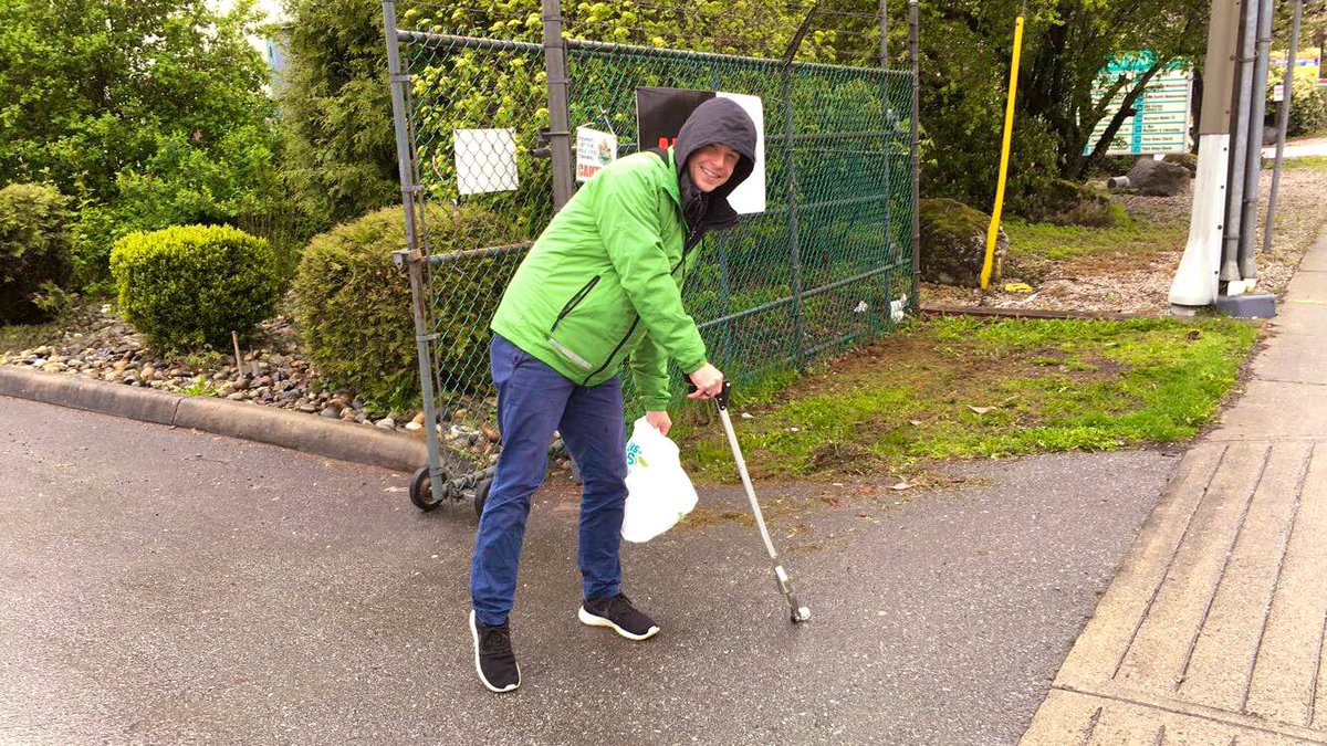 PreventCrimes's tweet photo. Our volunteers doing their part in keeping #SurreyBC clean! Together, they protect our environment and planet, and of course, make way for the future. @CityofSurrey #SurreyCleanSweep #CleanCanadaTogether #EarthDay #EarthWeek https://t.co/HAOUn4n4Td