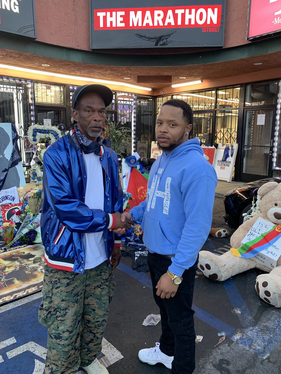 UncleJuHQ's tweet photo. It’s love everywhere I go 🌎 I know niggas scared to pull up on Slauson An Crenshaw. Real recognize Real. NY-LA 💙 #LONGLIVENIP #HH https://t.co/FqwlSaWx7Y