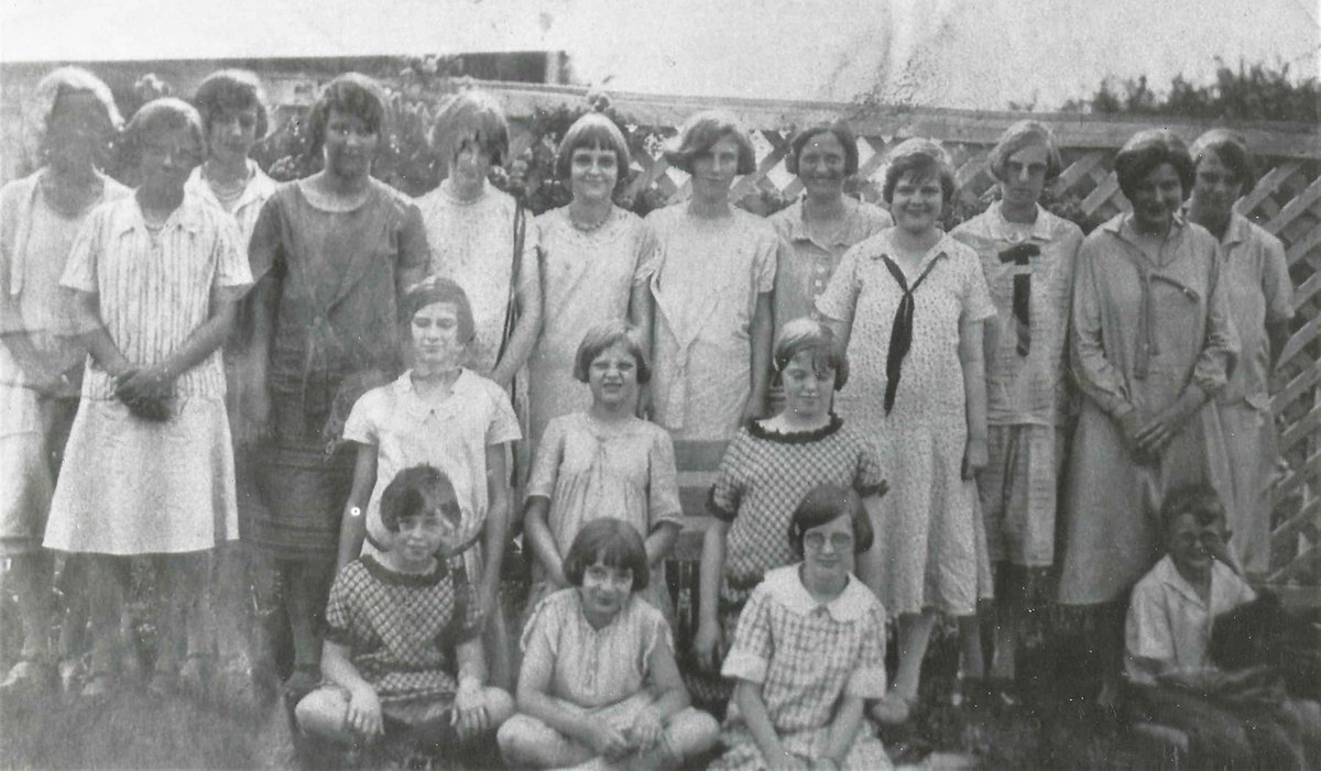 delawareco4H's tweet photo. It is #TBT100Years day! This picture is a 1926 club from the west side of Delaware. The picture was brought to us by Earl Lehner and the girl behind the boy with the dog is Edna Pool, Earl's grandmother. #DelawareCo4H100Years https://t.co/6HitK8SGsT