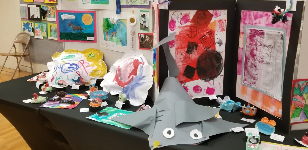 CreateWithCarr's tweet image. Congratulations to the amazing students from Indian Creek Elementary! Check out their awesome artwork at the all district art show. Their creativity and hardwork never cease to amaze me! #ICEBULLDOGS @ICEBULLDOGS #centersd @CenterSD
