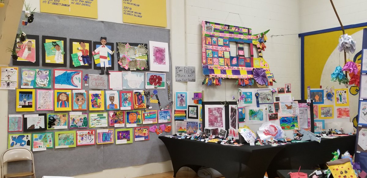 CreateWithCarr's tweet image. Congratulations to the amazing students from Indian Creek Elementary! Check out their awesome artwork at the all district art show. Their creativity and hardwork never cease to amaze me! #ICEBULLDOGS @ICEBULLDOGS #centersd @CenterSD