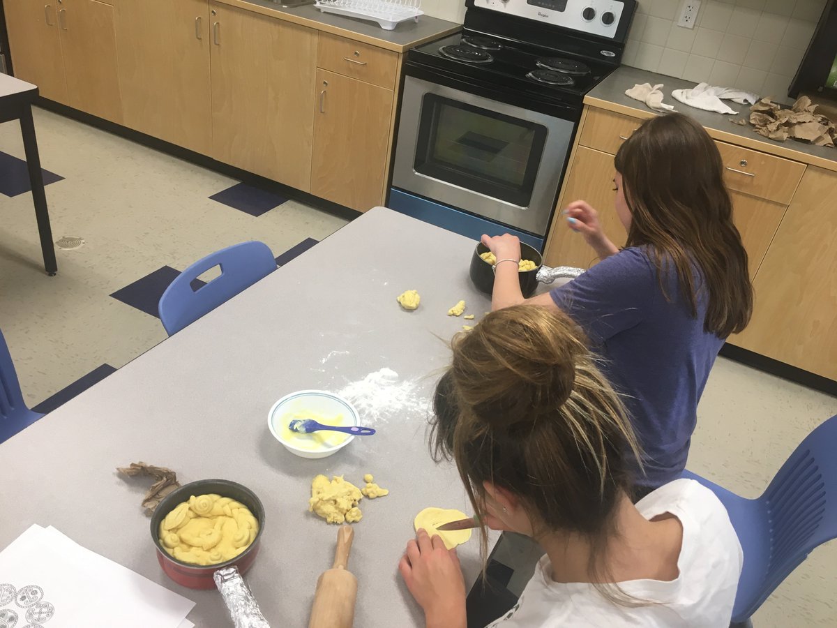 philip_ecsd's tweet photo. Some amazing preparation of beautiful Ukrainian Easter bread (Paska) during FLEX at St. Brendan today. 
#ECSDFaithinspires https://t.co/rBtT1P2uKN
