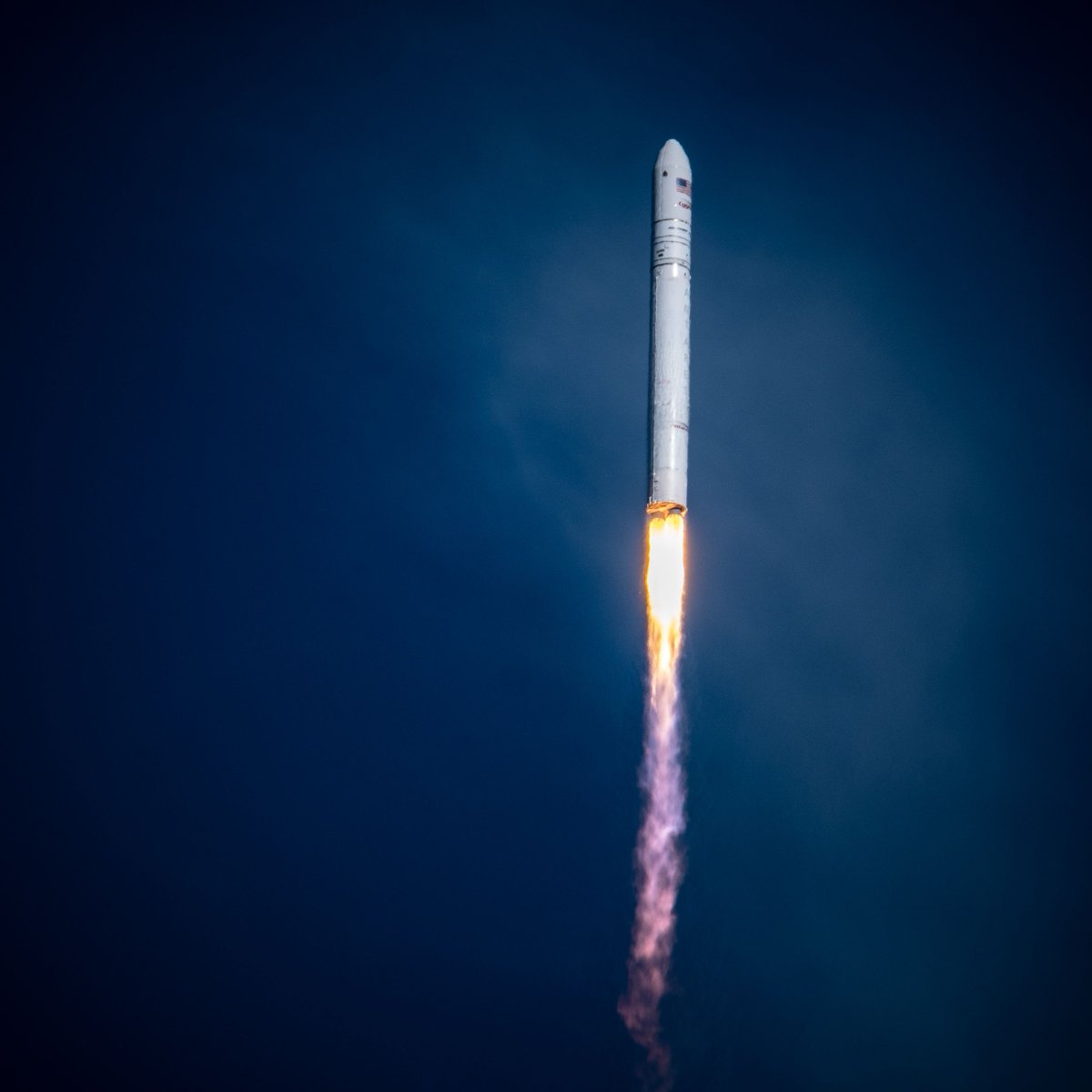svansicklephoto's tweet image. Yesterday was an incredible experience! My friend and I drove to the Eastern shore to view a #rocket #launch for an ISS resupply shuttle from #wallopsflightfacility. I'm looking forward to doing this again 😃 

#nasa #antares #cygnus #shuttle #wallopsisland