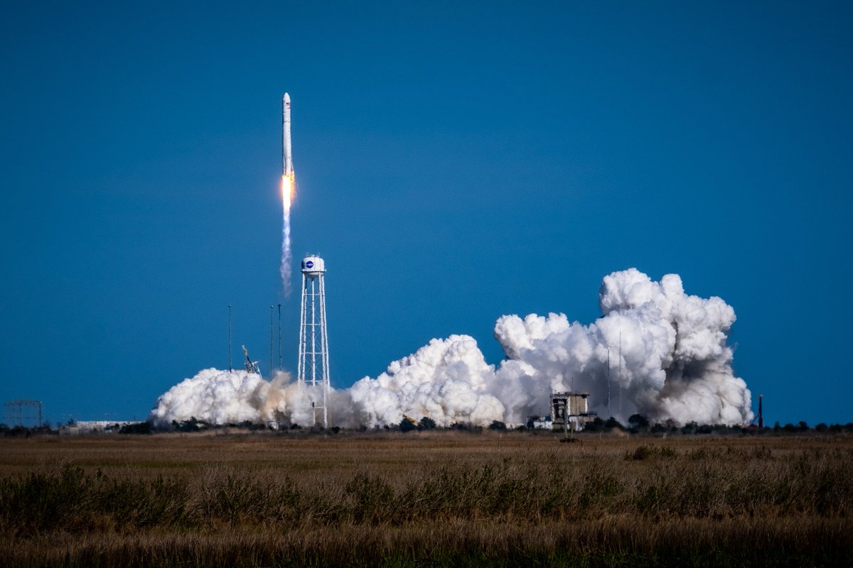 svansicklephoto's tweet image. Yesterday was an incredible experience! My friend and I drove to the Eastern shore to view a #rocket #launch for an ISS resupply shuttle from #wallopsflightfacility. I'm looking forward to doing this again 😃 

#nasa #antares #cygnus #shuttle #wallopsisland