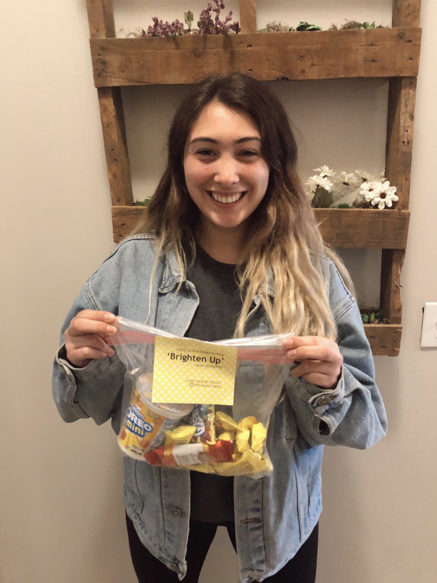 asagvsu's tweet photo. Hey @PhiSigGVSU thanks for the bag of sunshine☀️ we hope you have a great finals week💗 https://t.co/2IynIUyWr3