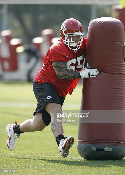 JBHess66's tweet photo. Hate to hear of the passing of former @BlueTornadoLive and #Vols football standout Matt McGlothlin. While at Richlands, Matt became the first four year starter in school history.  At Tennessee, he played in 36 games for the Vols. He signed as a UDFA with the @Chiefs in 2007. #RIP https://t.co/FenS5Wr1HP