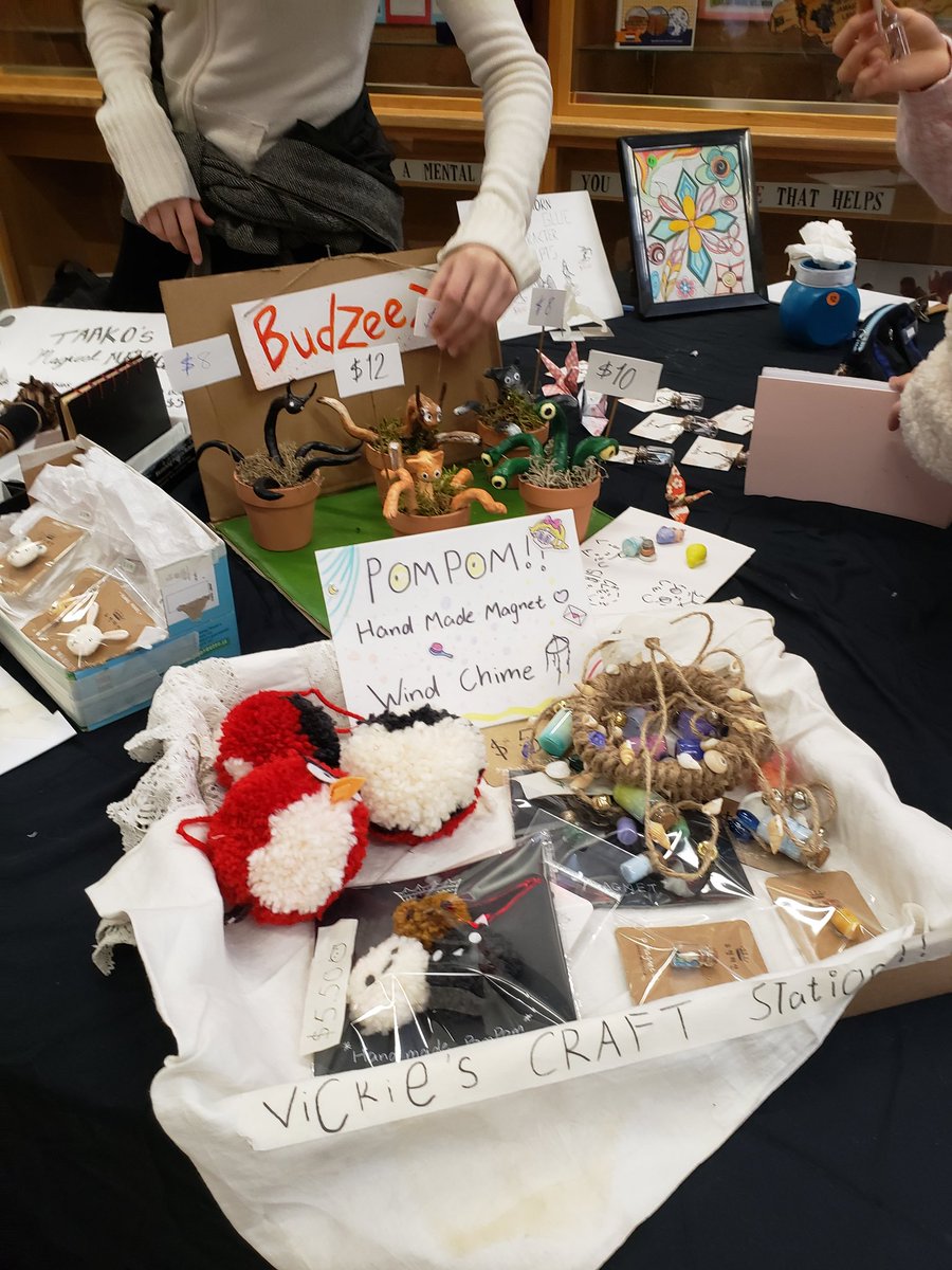 amhsvisa's tweet photo. Thank you to all our #artsmackenzie crafters and retailers for making this year's #amacfightsback a resounding success! The tables were bustling and all proceeds are going to fund important cancer research.#amaclearns @amhs.studio https://t.co/8mPUqffDjo