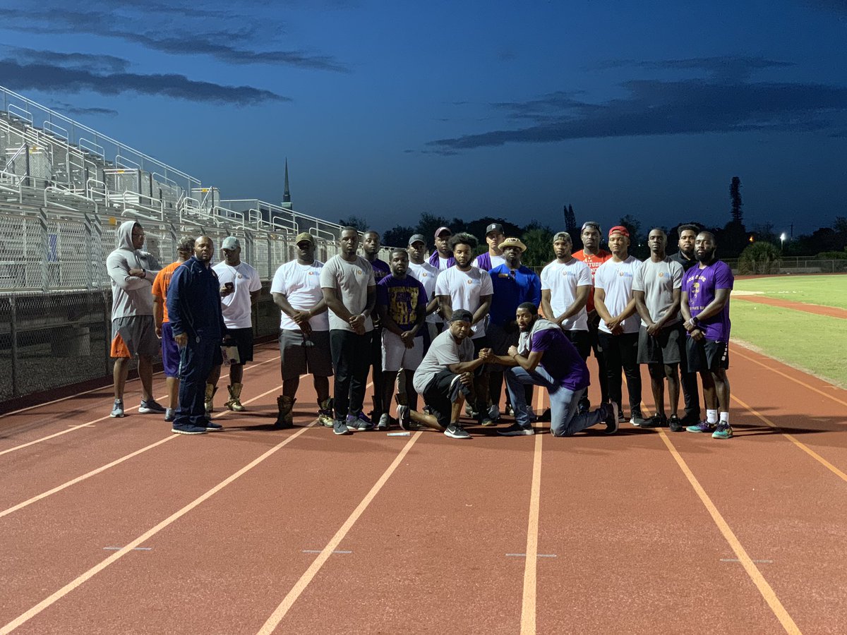 mellowroyalty's tweet photo. The 1st Annual #RunForRu was a success! ππ½ we want to thank everyone for coming out & showing support. This event meant a lot to myself as well the foundation. The Legend of Reuel Buchanan will live on π #LongLiveRu ππ https://t.co/cISmBYcy3j