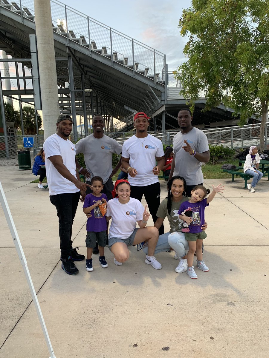 mellowroyalty's tweet photo. The 1st Annual #RunForRu was a success! ππ½ we want to thank everyone for coming out & showing support. This event meant a lot to myself as well the foundation. The Legend of Reuel Buchanan will live on π #LongLiveRu ππ https://t.co/cISmBYcy3j
