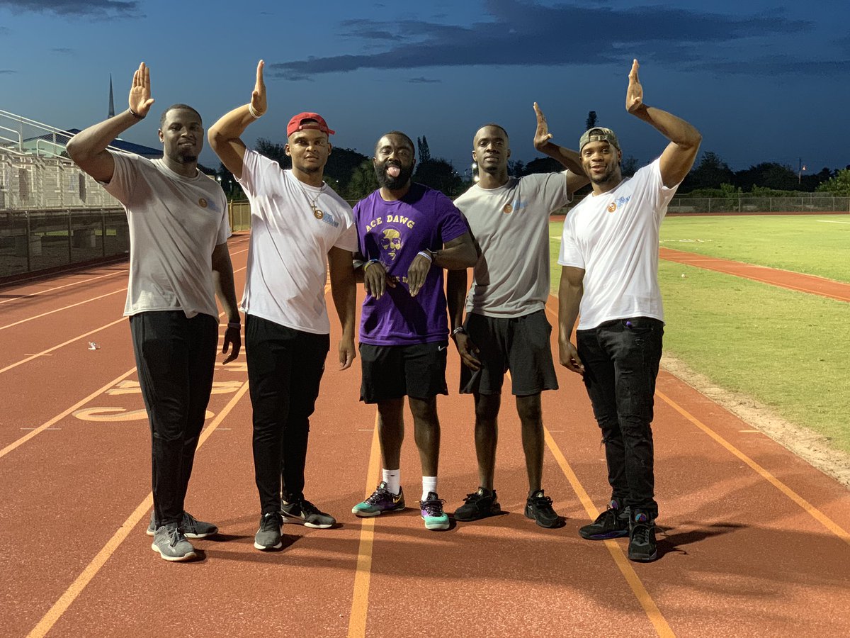 mellowroyalty's tweet photo. The 1st Annual #RunForRu was a success! ππ½ we want to thank everyone for coming out & showing support. This event meant a lot to myself as well the foundation. The Legend of Reuel Buchanan will live on π #LongLiveRu ππ https://t.co/cISmBYcy3j