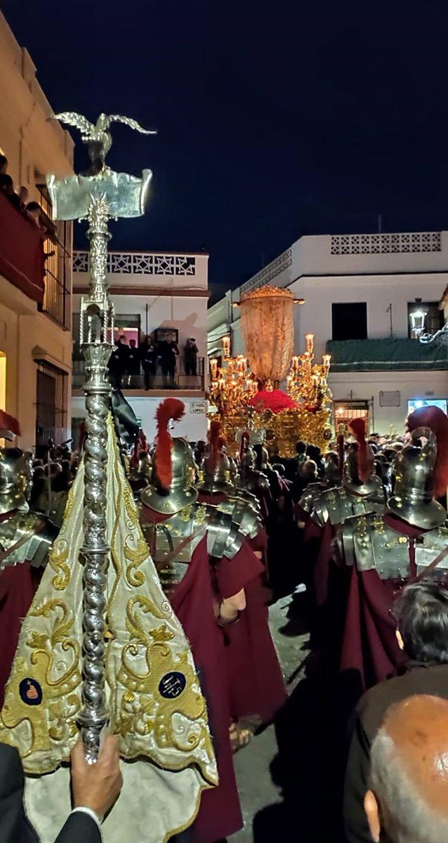 BpresentacionAP's tweet photo. Terminó la noche del Jueves Santo en Alcalá del Río tras nuestro Cristo de la Vera+Cruz. Agradecemos a nuestra muy querida @SoyDeLaVeraCruz el que seamos partícipes otro año más, del día grande de todos los cruceros.
#PAPSS19 #30añosPresentación https://t.co/nvqkqC1gIm