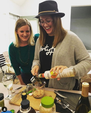 Breejoice's tweet photo. We had such a good time at our @tryazon Girls Night In Dinner Party using @thrivealgae culinary cooking oil! We made so many yummy things: bread dip, salad dressing, sautéed asparagus, lemon pepper salmon and brownies! Definitely recommend! #tryazon #trythrive https://t.co/BqUdJclsnV