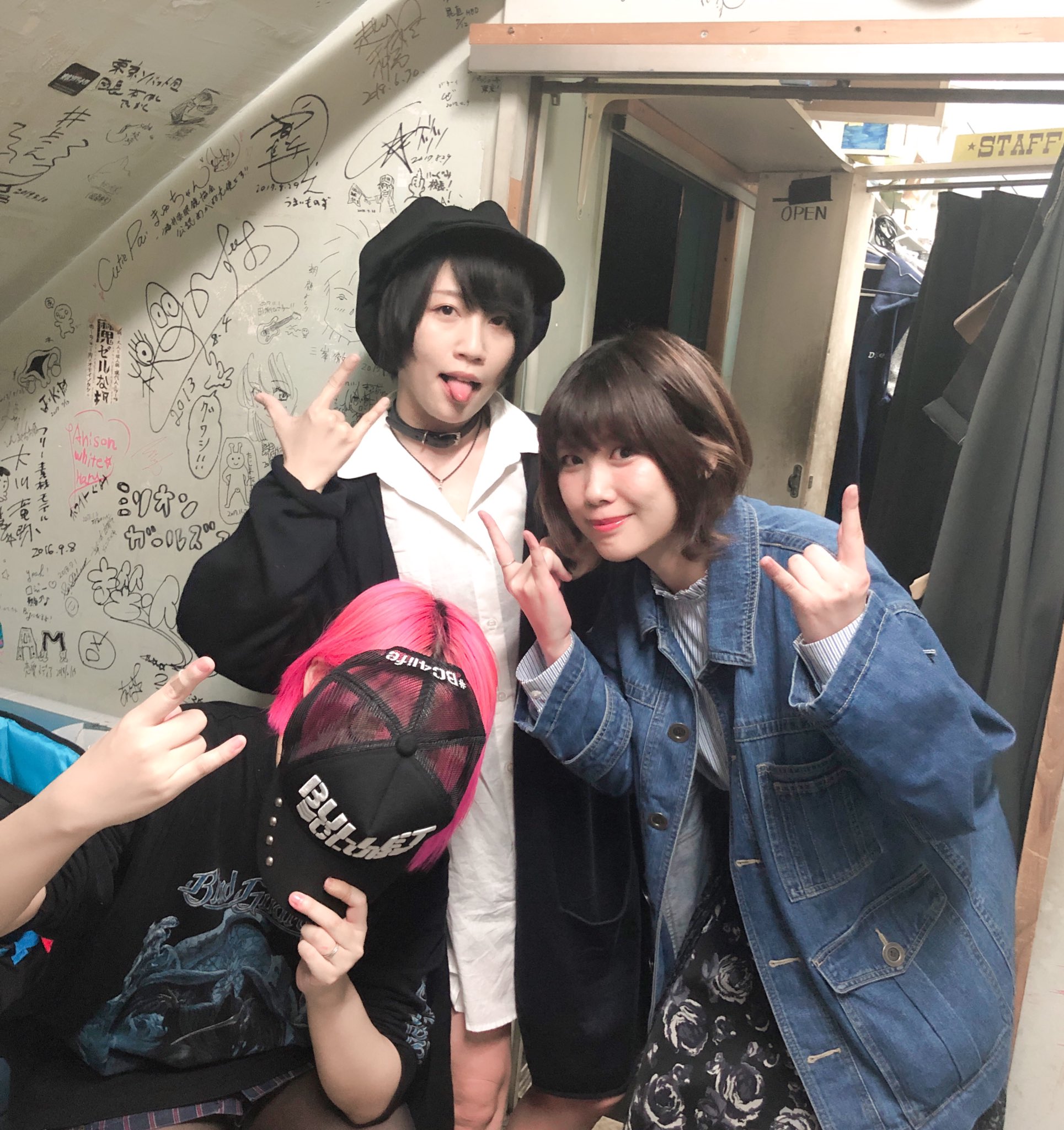 前田玲奈 A Twitter せっかくなので原作の成田芋虫と声優の佐藤恵と 高校の同級生3人 あれから10何年かあー 今は バクマン だし 確かに高校の時は Clannad を地でいってた 漫画みたいな人生だなあ