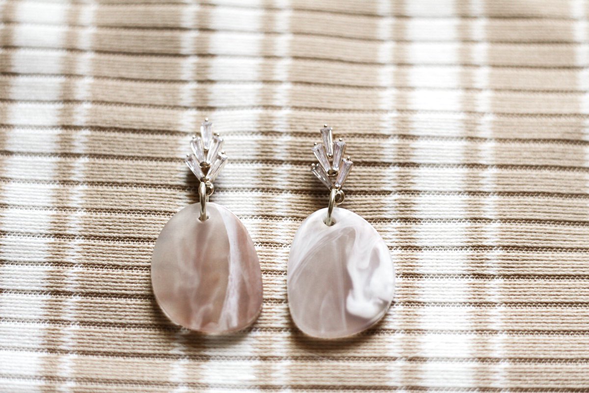 KarsonTutt's tweet photo. Hey guys, I’m back!! To spread the word I’m starting it off with a giveaway! Retweet to enter! The winner gets their choice of a pair of the new earrings! I’ll announce the winner Sunday! https://t.co/tGiQS080FK