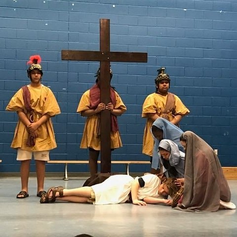 Izzybela75's tweet photo. So very proud of my gr.8s for their moving performance of the Passion Play. Always gets me ready for Easter. #OLV @OLVSchoolNews @MrsAOlivieri @msvdevine https://t.co/LSNdZtN15t