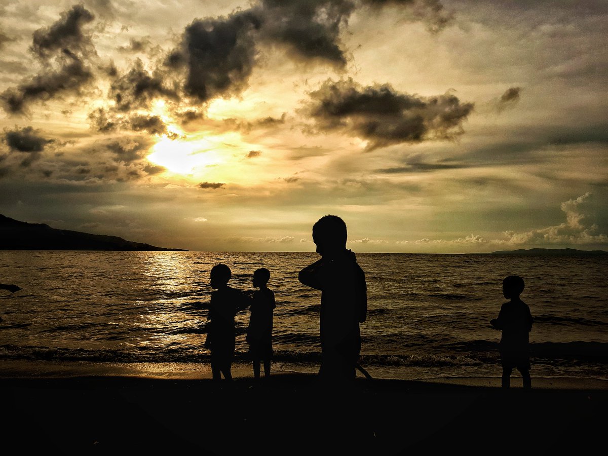 sy_tanto's tweet photo. larantuka. east nusa tenggara

#Indonesia #photo #photography #street #streetcolor #street_color #mystreet #ourstreet #story #mystory #ourstory #lens #moment https://t.co/lNkzkNKzNP