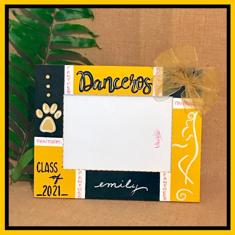 valorieoart's tweet photo. congrats #danceros, it’ll be an epic season!
order your frames & bangles
info:valorie@bauercorp.com
#valorieoart #localartist #plant #planthigh #hbplant #plantplantplant #dance #dancer #hiphop #handpainted #smallbusiness #proudmom #spirit #showyourspirit #frames
@phsdanceros https://t.co/OI72kBVGHi