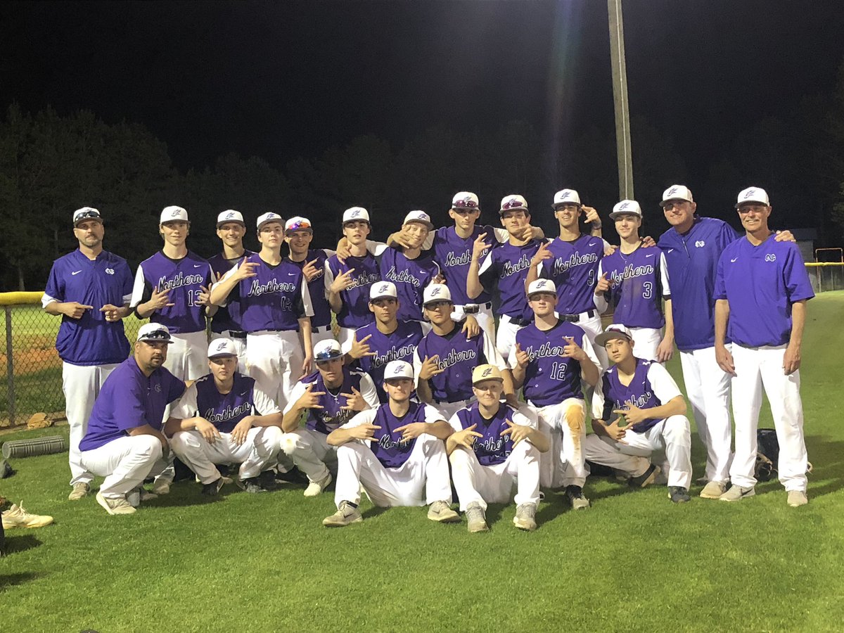 Diamond_Hawks's tweet photo. Diamond Hawks get a huge 6-1 win at Western Alamance to take a share of the Mid State 3a conference championship. Jacob Halford, complete game. Trent Hostetter picks up 4 hits.  #notdoneyet https://t.co/aIUNUwU6cM