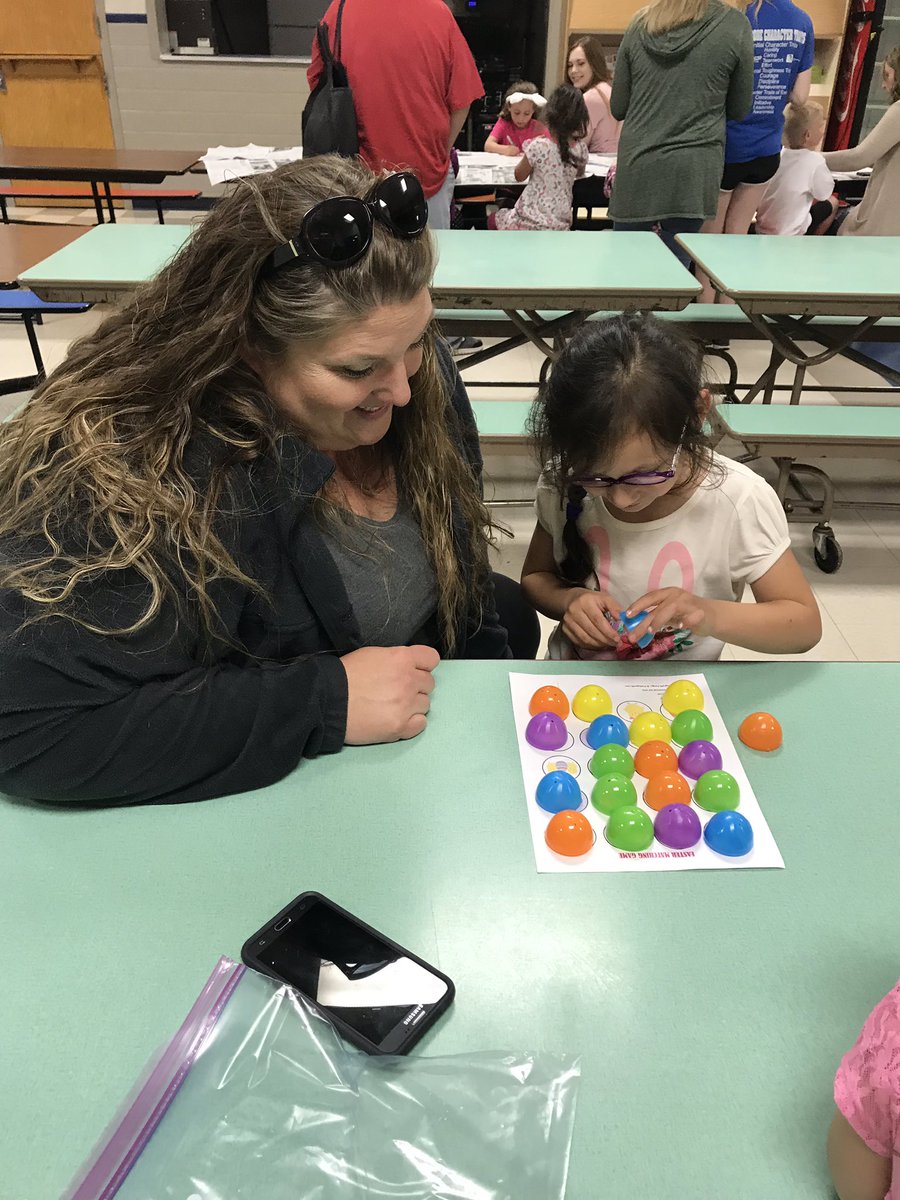 MsStacisKinders's tweet photo. Fun being had at our Egg-stravaganza! Parents and school family members joined the Kinders to make the day perfect!@USD360_Caldwell https://t.co/RfPKRJPbNE