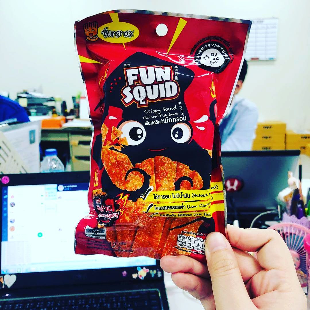 funsnax's tweet photo. FUNSNAX 质量海鲜小吃
🐋 Fun-Fish ~ 香脆小吃鱼
🐙 Fun-Squid ~ 香脆小吃乌贼
• 高蛋白
• 低脂
• 低卡路里
#曼谷 #曼谷日常 #曼谷美食 #bangkokthailand #bangkoksnack #thaisnack #thaimenu #aroi #รีวิวเซเว่น #รีวิว7 #อร่อยไปกิน #อร่อยไปแดก #เข้าครัวกัน #ทำอาหาร #aroiguru #aroihere https://t.co/2LkYHB8p6l