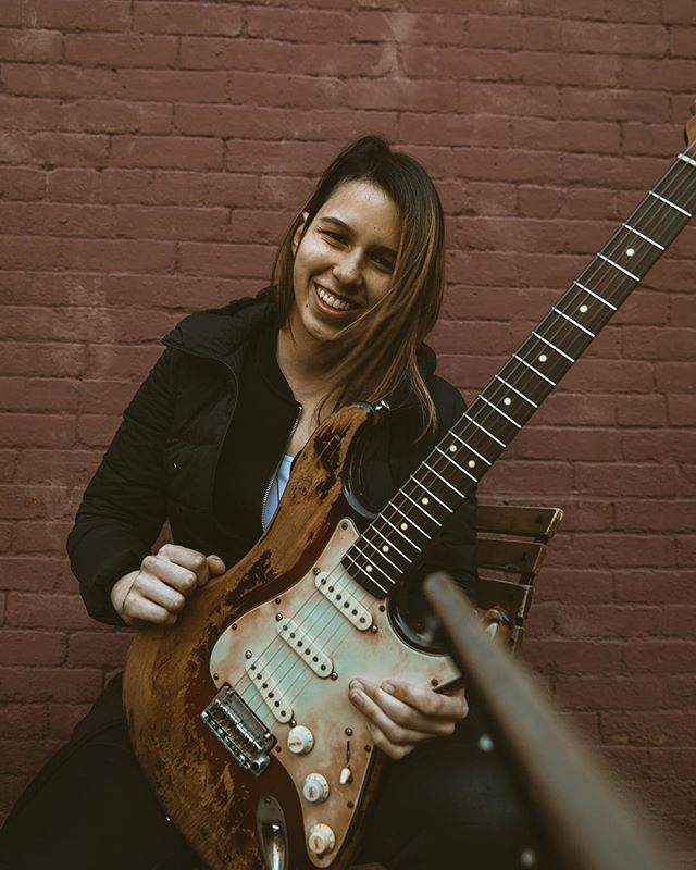 susvasquezu's tweet photo. Just grateful for all the amazing things happening in my life now, always grateful 🙏🏻🍃
📸 by the amazing @jmirandavisuals. 
Thank you to @lslinstruments for building me this amazing 🎸❤️ https://t.co/ehVOSIwTJB https://t.co/LHiguV4Oem