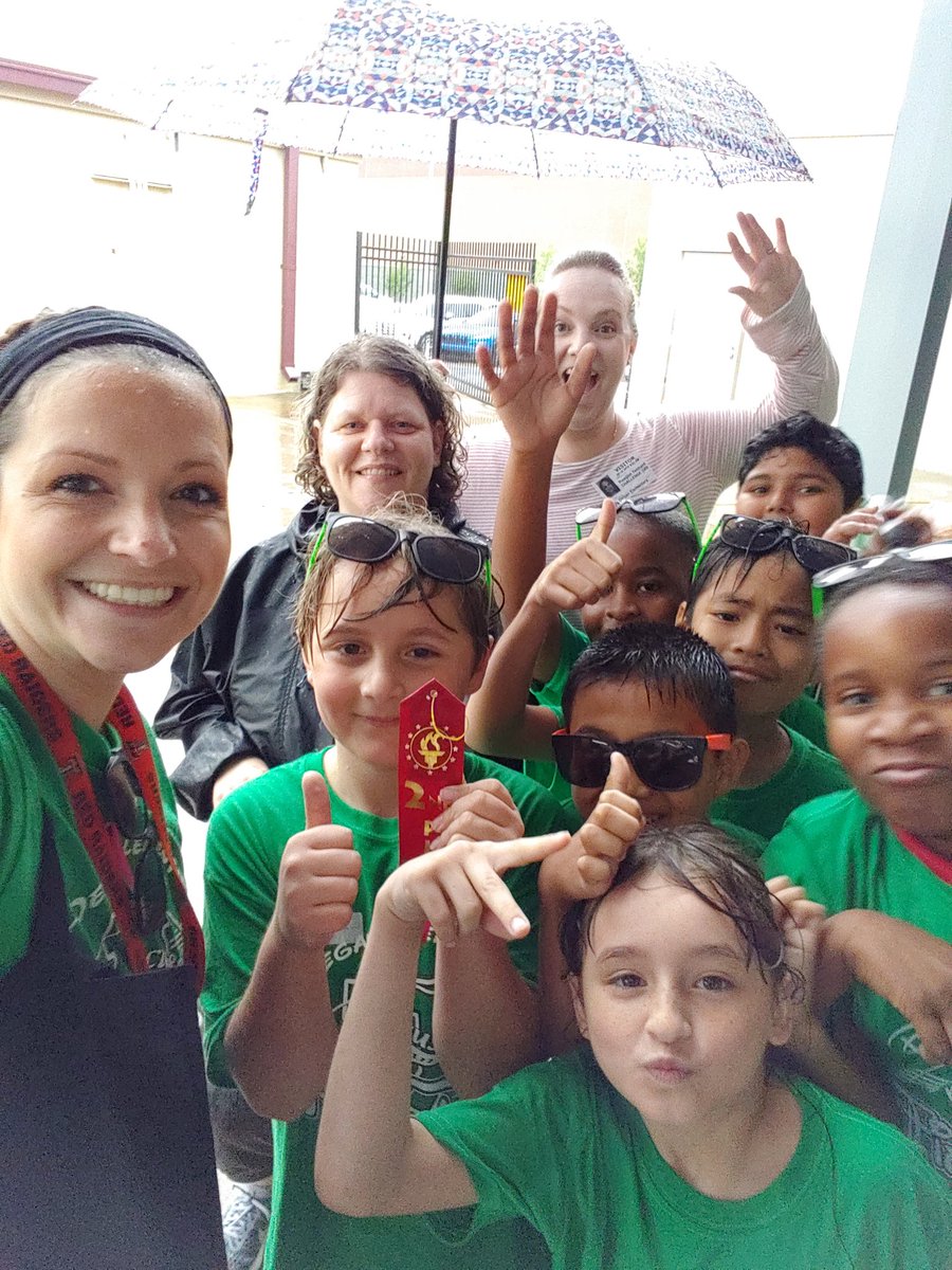 MrsFoskey's tweet photo. We have the best volunteers with the biggest hearts! #wearedegan https://t.co/Db7AdA08xJ