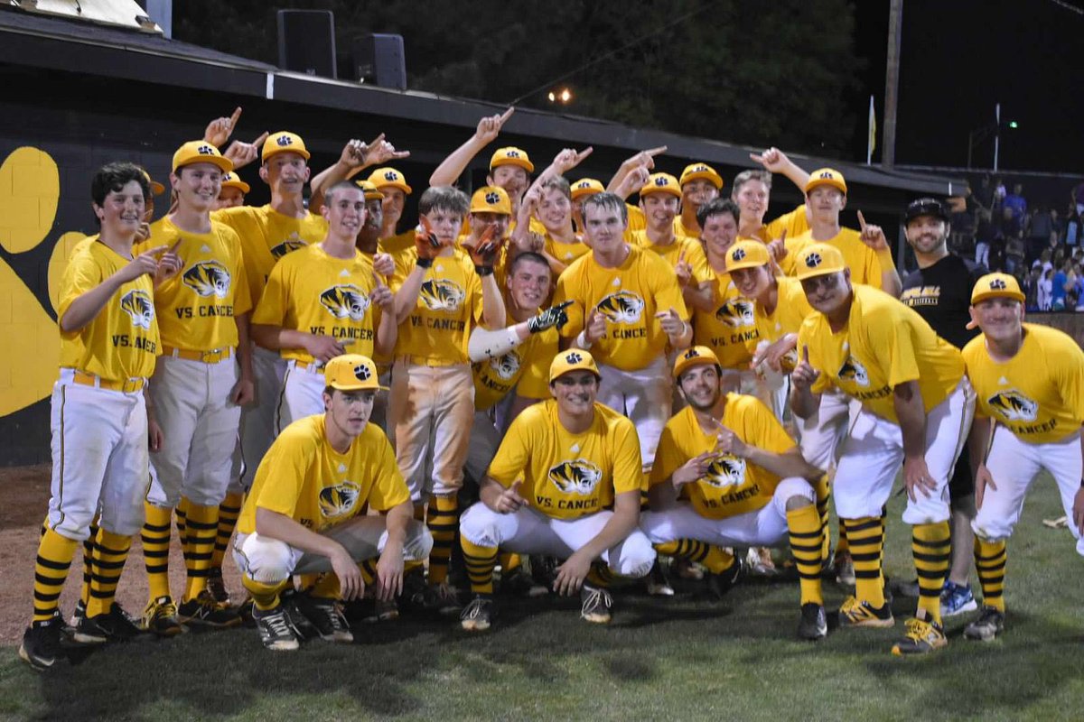 ColinLiebe's tweet photo. Our Vs. Cancer game is in just over a week against East! Please come out on April 26 to support not only the CHHS baseball program but the fight against cancer! WEAR GOLD! 🎗#VsCancer https://t.co/YFaXJfeiNj