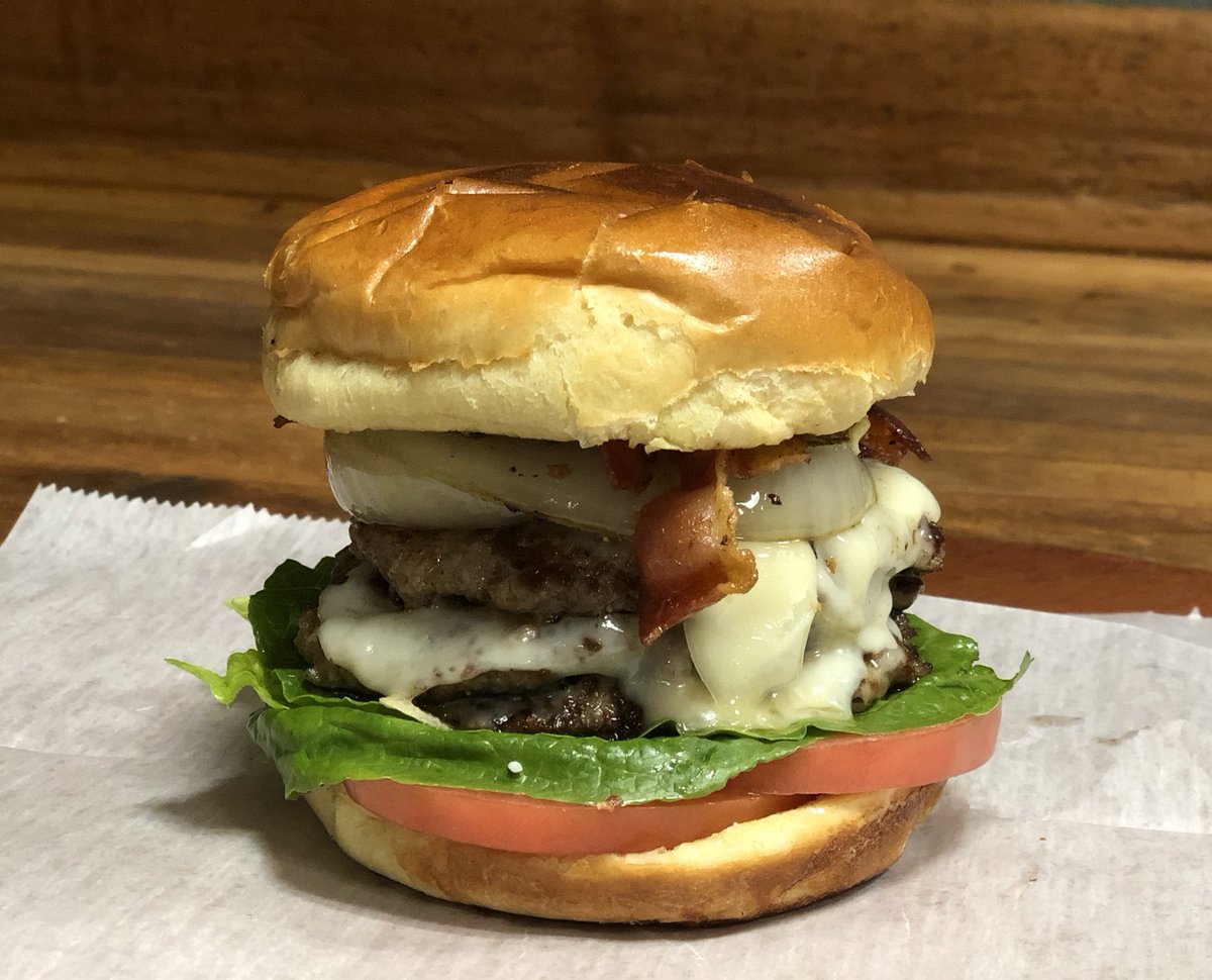TheUphamsHouse's tweet photo. BURGER TIME 🍔 https://t.co/EOrlfJLf6F