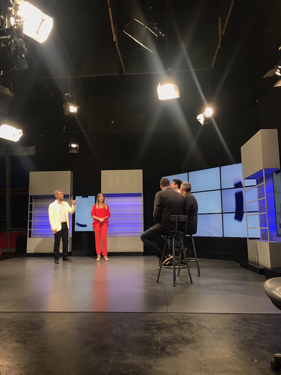 nico_bertone's tweet photo. ¿Qué opina los cordobeses de las #EleccionesCBA?

📊Analizamos los datos del último estudio de @GusCbayAsoc  @pzuban 

Gracias @JornadaTVok por la invitación! https://t.co/9ZFCUnqp2f