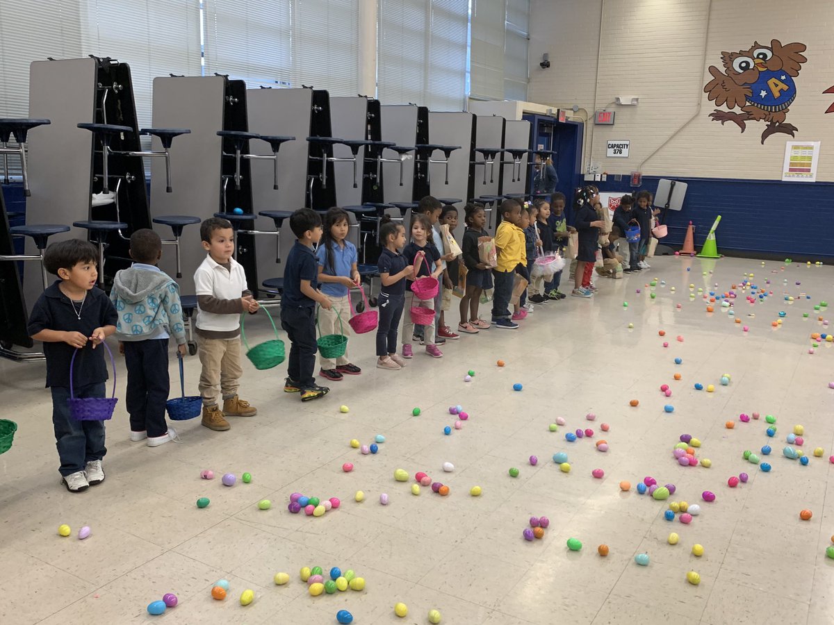 AlcottHISD's tweet photo. The rain didn’t stop the Bunny from making sure our Easter Egg Hunt was a success! #AlcottAllIn https://t.co/c7iEZwTmdB