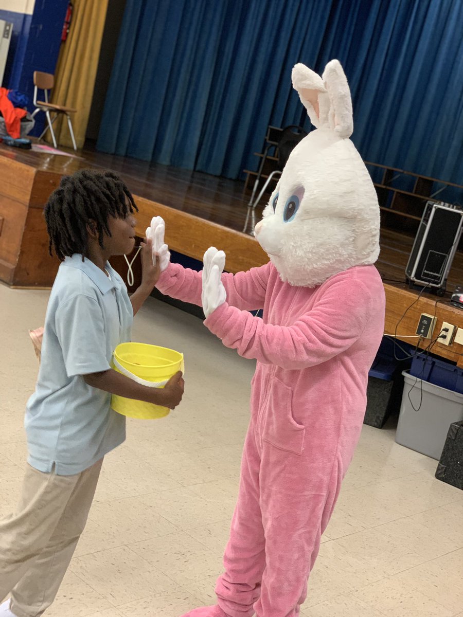AlcottHISD's tweet photo. The rain didn’t stop the Bunny from making sure our Easter Egg Hunt was a success! #AlcottAllIn https://t.co/c7iEZwTmdB