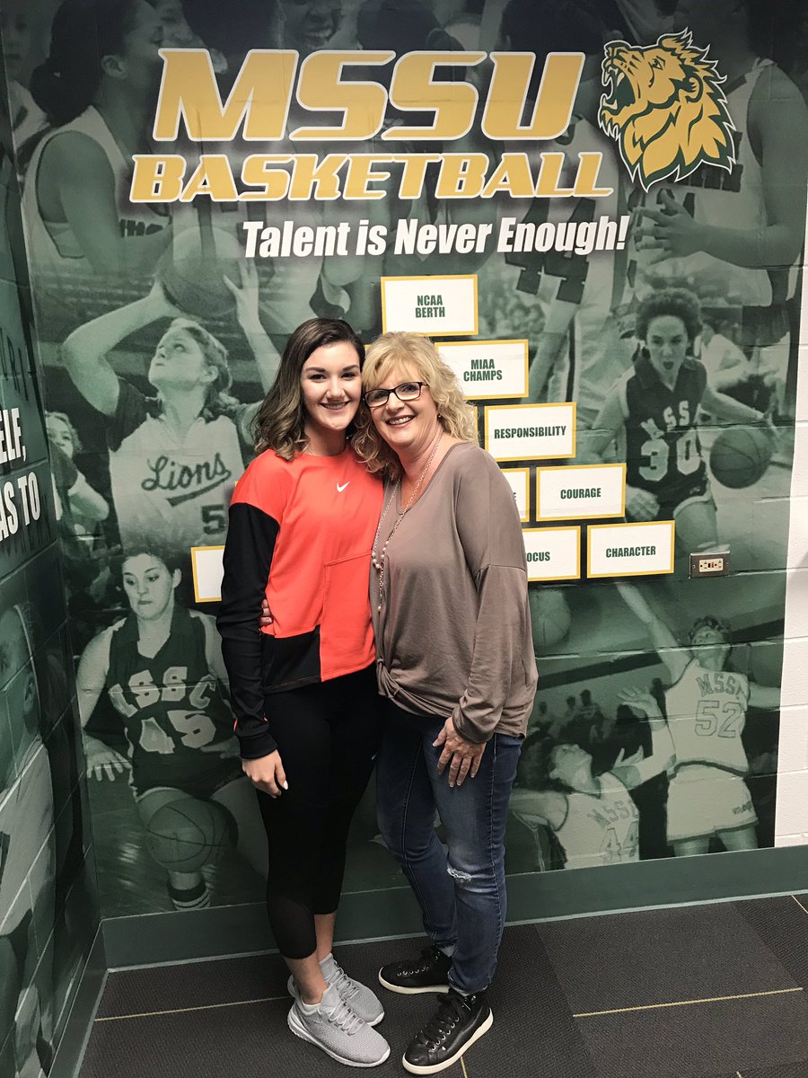 kaitlinmarie_10's tweet photo. so blessed to receive an offer to continue my athletic career at the collegiate level from Missouri Southern!!! 🏀 thank you Coach Ressel and the rest of the coaching staff for everything!! #jointhepride @MssuWbb @CoachRessel @CoachMissaA https://t.co/60m7eMDClR