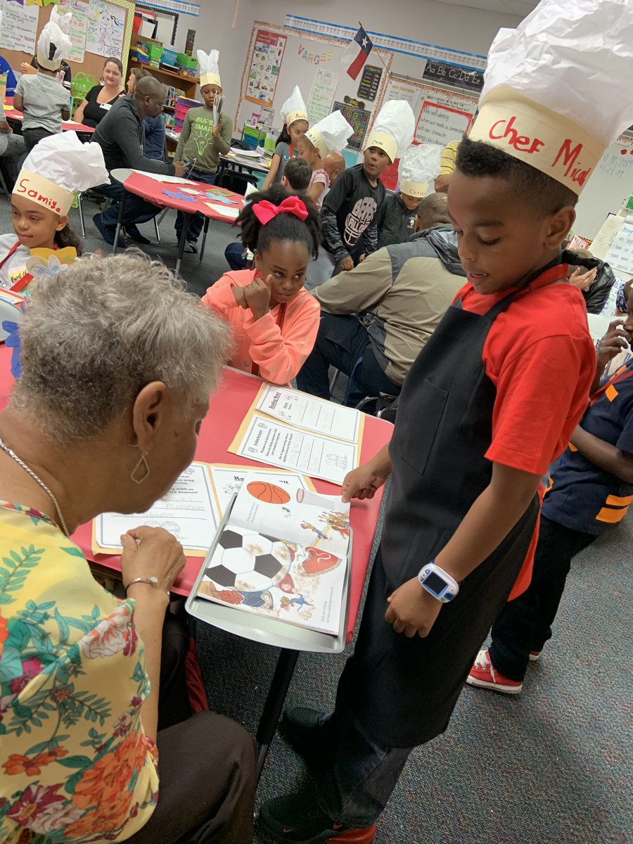 cariannestroud's tweet photo. The GRAND OPENING of our @CFISDAndre First Grade Reading Restaurant 🍽was.a HUGE success!!⭐️⭐️⭐️⭐️⭐️
Our chefs 👩‍🍳👨‍🍳offered their invited guests a VARIETY of menu choices....including some of their FAVORITE reading selections!❤️@CyFairISD @CFISDPK1 #AndreInAction #AndrePrimary https://t.co/laHp0KQUWJ