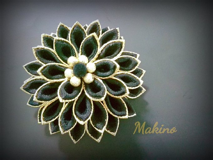 黒とゴールドの衣装素敵だわーのtwitterイラスト検索結果