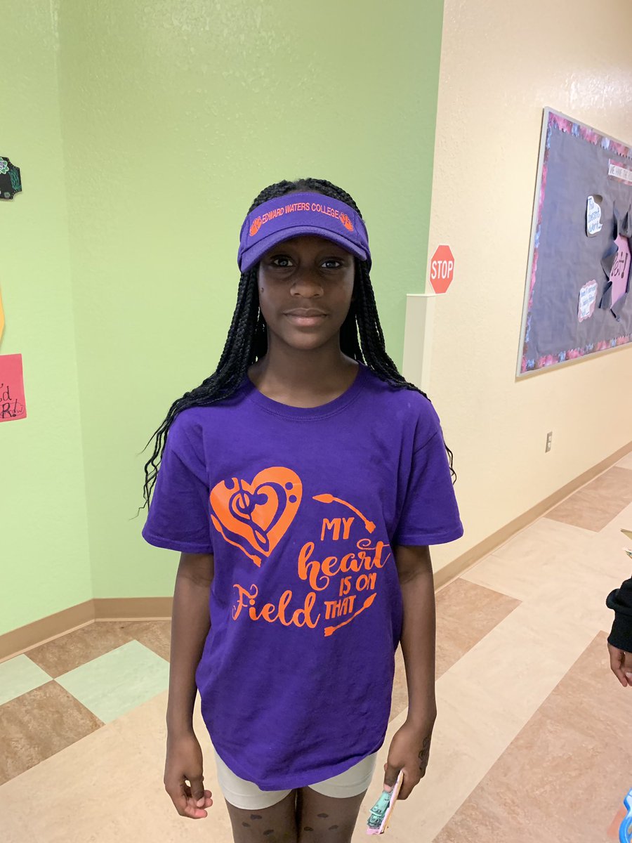 JDugganEducator's tweet image. College shirt day @PlumosaSoa #AVIDAwarenessWeek @CathyRe28587987 @cynthialawson77 @Instr_sup @AVIDLauraRounds