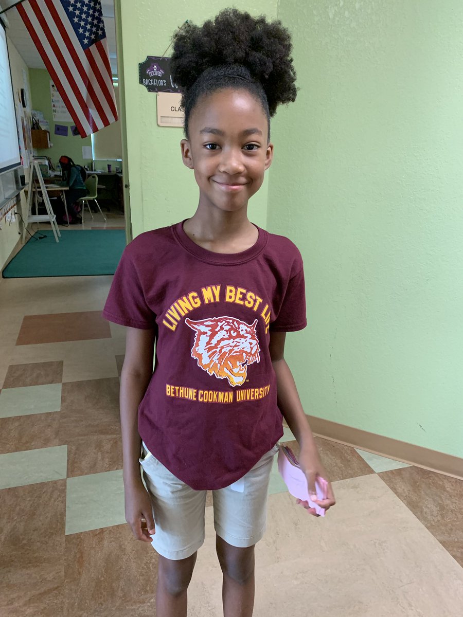 JDugganEducator's tweet image. College shirt day @PlumosaSoa #AVIDAwarenessWeek @CathyRe28587987 @cynthialawson77 @Instr_sup @AVIDLauraRounds