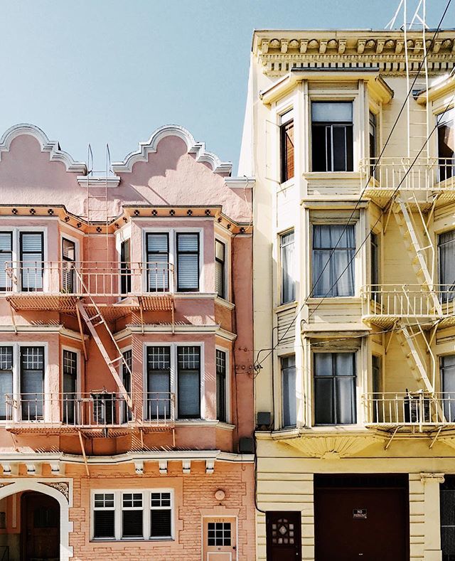 casslavalle's tweet photo. just a little somethin’ happy ⛅️🐷🐥 from the last time I was in #sanfrancisco! these colors feel so spring to me, and those facades never get old!
.
#streetsofsanfrancisco #cktravelaccordingly #pinkhouses #prettybuildings #gglocalgems #visualwanderlus… https://t.co/pTfDtzCCu8 https://t.co/goyAEvbVZU