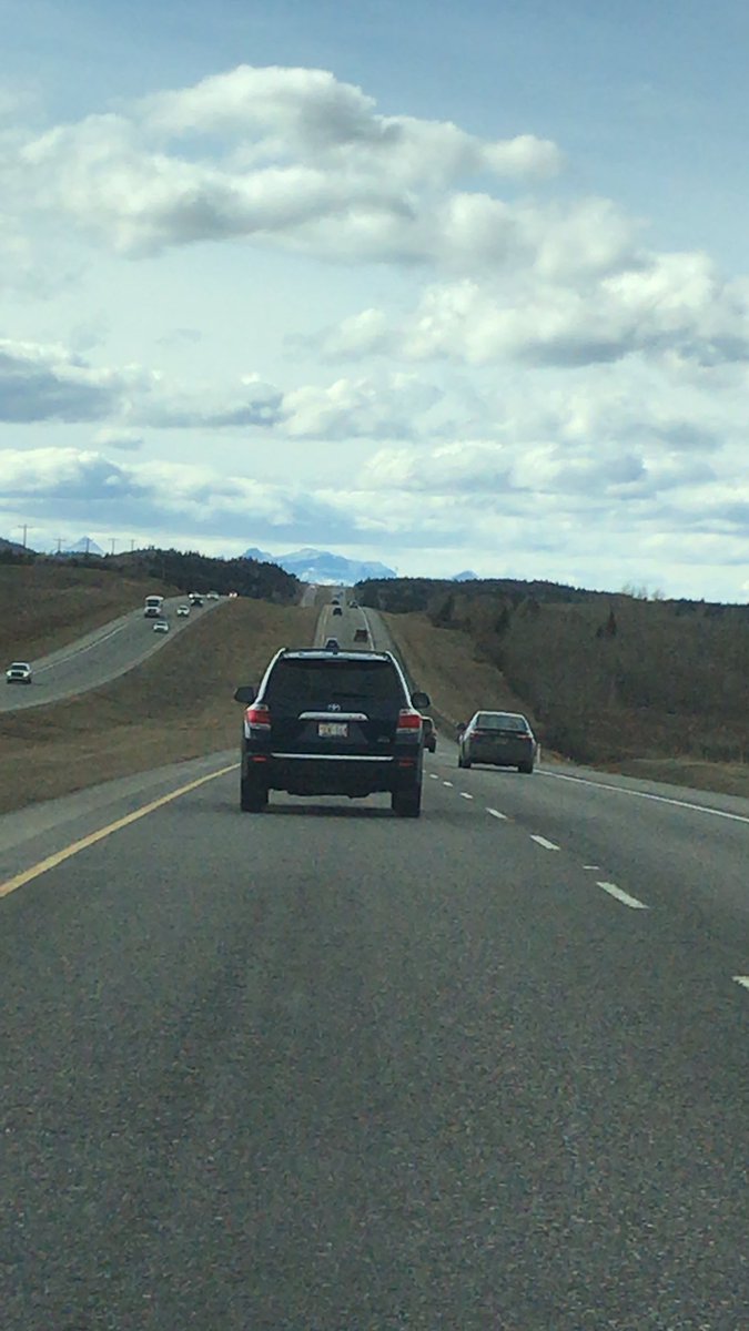 Cthulhu709's tweet image. #psa #alberta On this busy long weekend, remember pass and #moveright. Don’t hog the left lane.