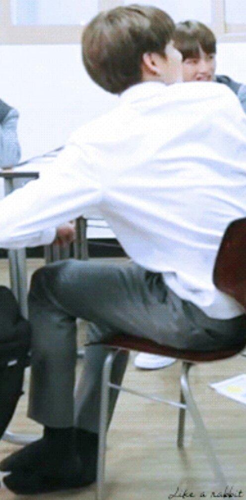 look at his feet when he's laughing :(