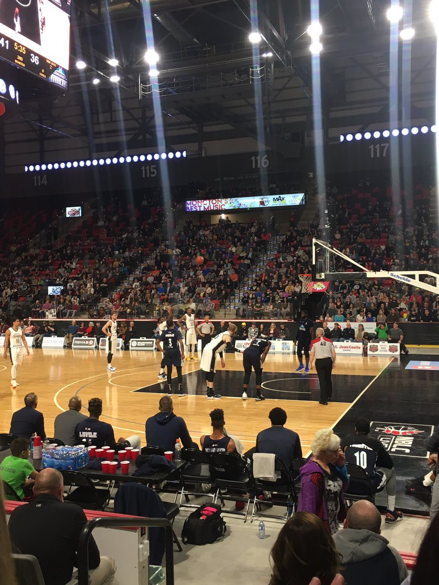 MonctonWildcast's tweet photo. Little change of pace from Wildcats, but your right @scottyandtony this @TheMonctonMagic game is fun!! 

#MonctonMagic #4TheChip #Moncton #NBLC https://t.co/U8Qs5fIZXz