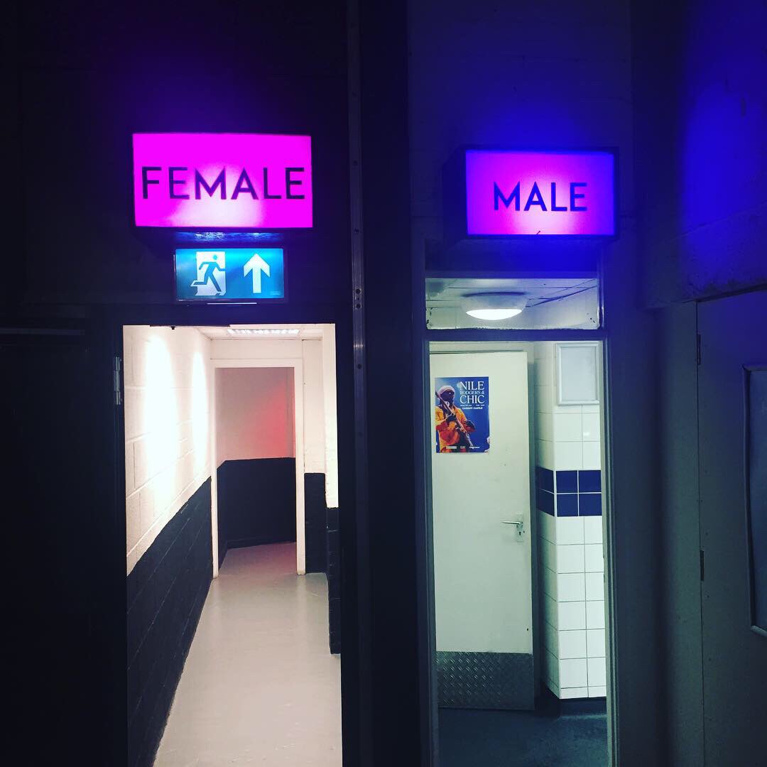 gramatter's tweet photo. J’adore @ItWillGlow — great event &amp; lovely to catch up with old friends: @SamMatt69540417 @JackAHarding @JessicaDraws @daveanimates @sgeorge0_1 @bwtic @DanMSargent @LiamMee1 @Flintster @GarethEvz @dandidthat / Thank you also to the organisers, speakers &amp; sponsors 👌🏻

#itwillglow https://t.co/Z6habOu3UD