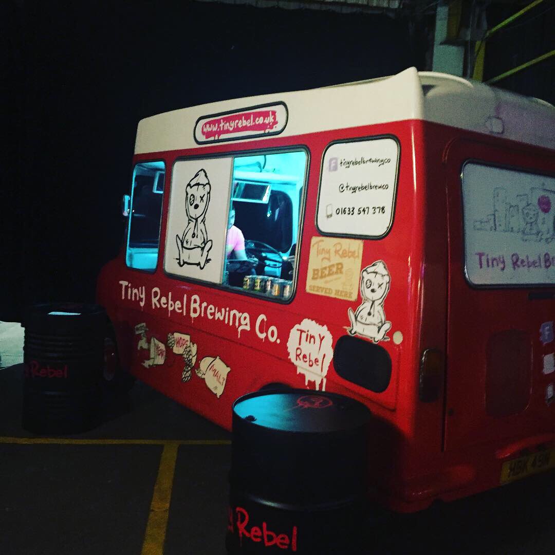 gramatter's tweet photo. J’adore @ItWillGlow — great event &amp; lovely to catch up with old friends: @SamMatt69540417 @JackAHarding @JessicaDraws @daveanimates @sgeorge0_1 @bwtic @DanMSargent @LiamMee1 @Flintster @GarethEvz @dandidthat / Thank you also to the organisers, speakers &amp; sponsors 👌🏻

#itwillglow https://t.co/Z6habOu3UD