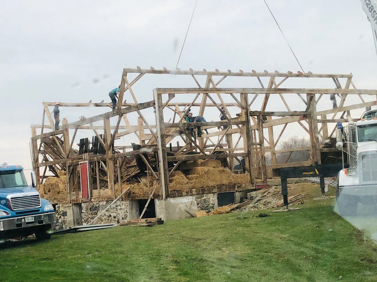 tubbyy20's tweet photo. First pic 8am...last pic 4pm. These boys don’t mess around #barndown #goingbackup https://t.co/UhGfMSBtsw
