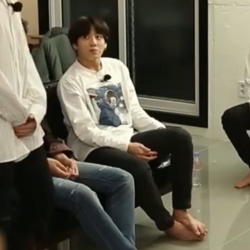 look at his feet when he's laughing :(