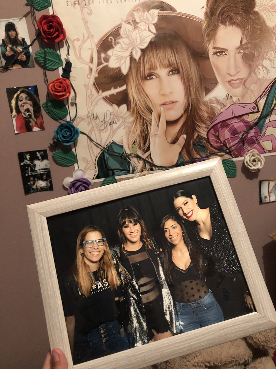 marichi1999's tweet photo. No puedo con tanto😭❤️ 

Las AMOOO😭❤️ @haashoficial @haashmyuniverse https://t.co/fWy87mG8yh