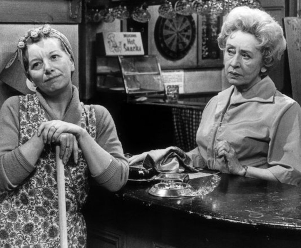 Rob_Hall1984's tweet photo. Some of us will be working this #BankHolidayWeekend, dreaming of having a #BankHolidayWeekend 😠 #Corrie @itvcorrie @CoroStreetBlog https://t.co/siJNZHYNRF