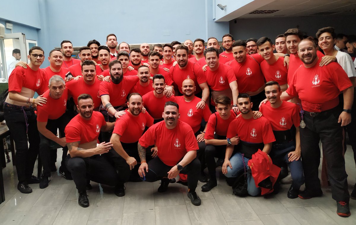 LaCalderaCena's tweet photo. Terminó nuestro Jueves Santo, enhorabuena a todos los que han participado en el cortejo @HdadSagradaCena y en especial a quien nos pone los cuerpos derechos con cada interpretación, nuestra @RedencionCordob que se supera cada año #LaCaldera https://t.co/hqBTIb18mW