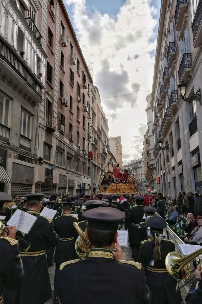 LaCalderaCena's tweet photo. Terminó nuestro Jueves Santo, enhorabuena a todos los que han participado en el cortejo @HdadSagradaCena y en especial a quien nos pone los cuerpos derechos con cada interpretación, nuestra @RedencionCordob que se supera cada año #LaCaldera https://t.co/hqBTIb18mW