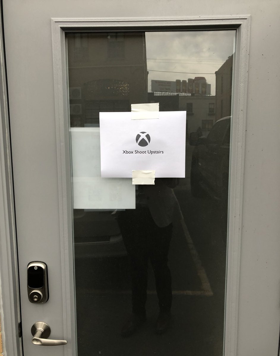 Dapper_Tux's tweet photo. Doing a fun thing with @XboxCanada  #XboxAllForOne 👀 #longweekend vibes off the chart! 🎥 🙌 https://t.co/bWLX0OIVfX